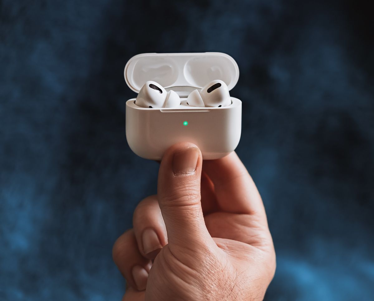 25 Coolest & Funniest Airpods & Airpods Pro Engraving Ideas - Tiny Quip