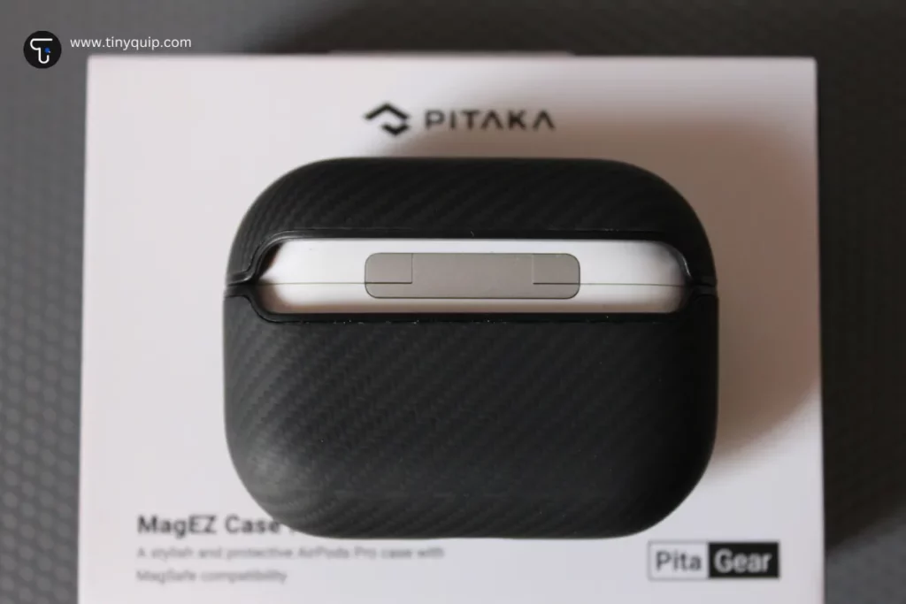 Pitaka MagEZ Case For AirPods Magnetic Back for MagSafe Charging