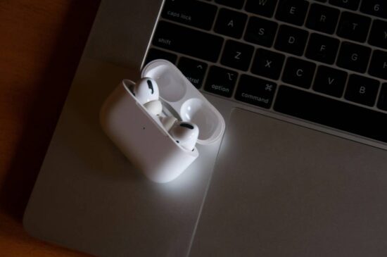 AirPods Pro 2 vs AirPods 4th Gen